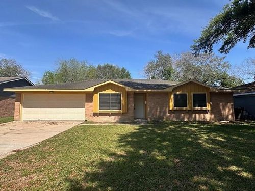 5830 Effingham Dr, Houston, TX, 77035-4213 | Card Image