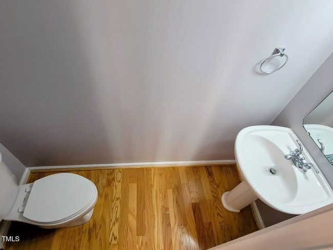Kitchen Powder Room | Image 28