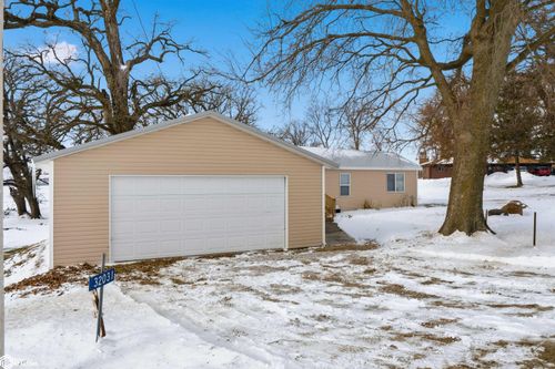32031 Y Ave, Union, IA, 50258-8101 | Card Image