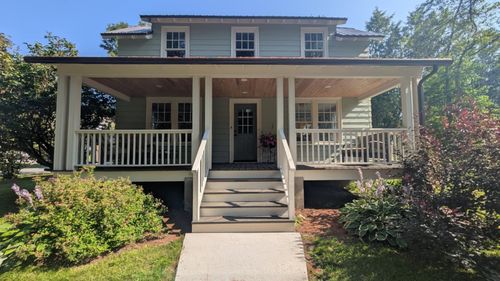 73 Laythe St, Derby Line, VT, 05830-8740 | Card Image