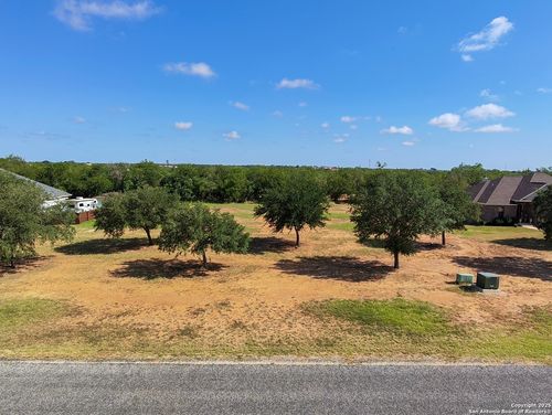 117 W Short Meadow Dr, Lytle, TX, 78052-3986 | Card Image