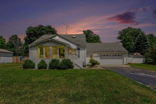 728 Ohio Ave, Fremont, MI, 49412-1127 | Card Image