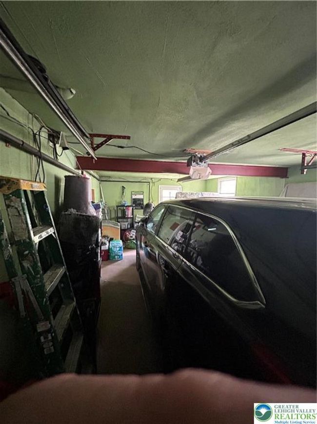 Garage | Image 16