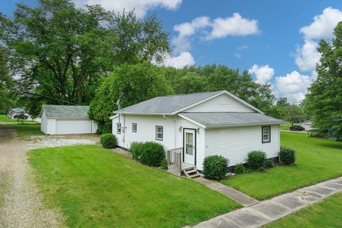 301 N Maltby St, Waynesville, IL, 61778-9634 | Card Image