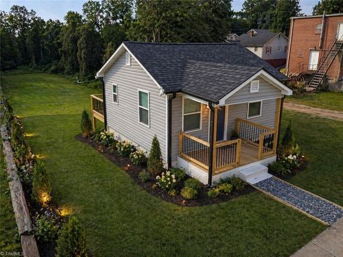 2416 Manchester Street, Winston Salem, NC, 27105 | Card Image