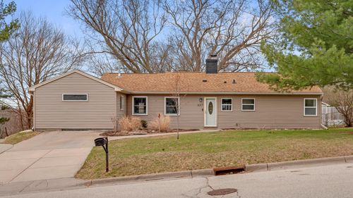 637 N 1st St, La Crescent, MN, 55947-1004 | Card Image