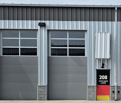 208 Chicane Lane, Pontiac, MI, 48341 | Card Image