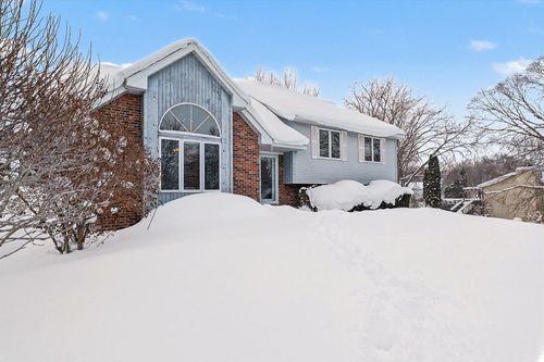 2643 Ra Wa Si Ave, Traverse City, MI, 49685-8929 | Card Image