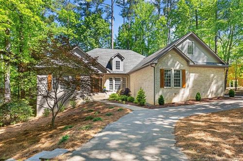 570 Broadmoor Ct, Sanford, NC, 27332-7406 | Card Image