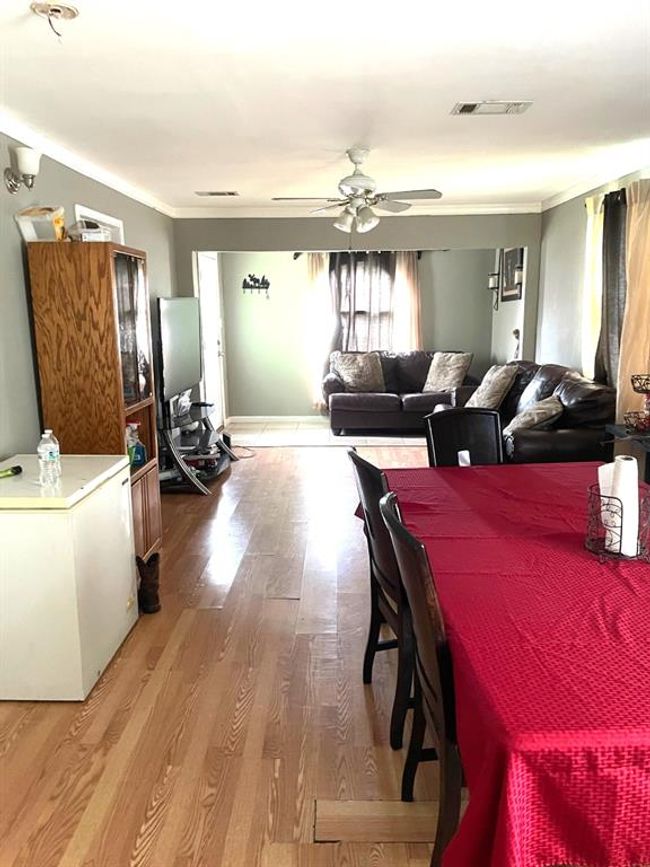 8718 Brannon St, House other with 3 bedrooms, 2 bathrooms and 1 parking in Houston TX | Image 5