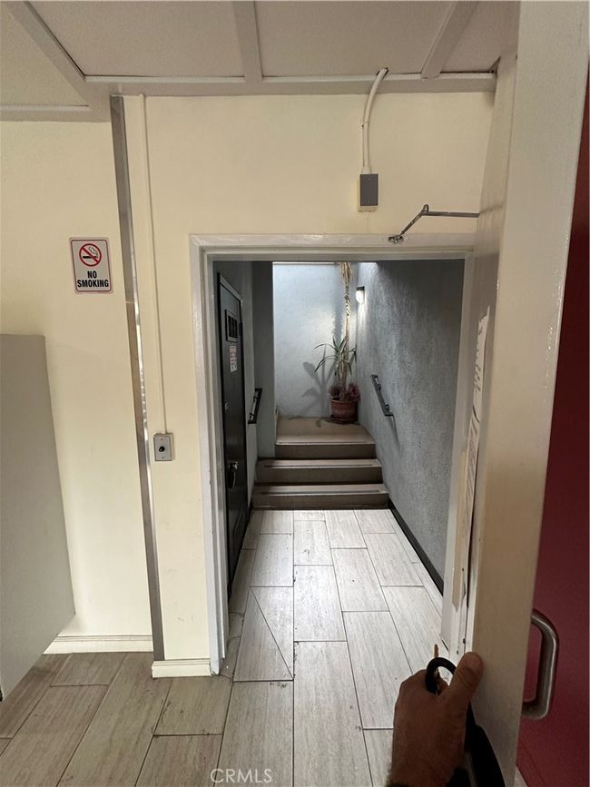 Entry into courtyard | Image 4