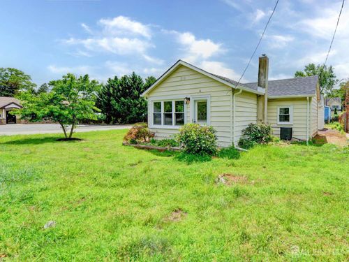 6 Main St, Helmetta, NJ, 08828-1210 | Card Image