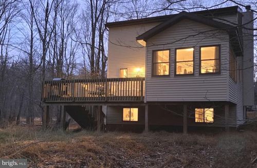 19 Livingston Ln, Gouldsboro, PA, 18424-8992 | Card Image