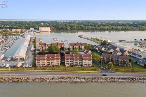 apt-c6-503 W Lakeshore Dr, Port Clinton, OH, 43452-9335 | Card Image