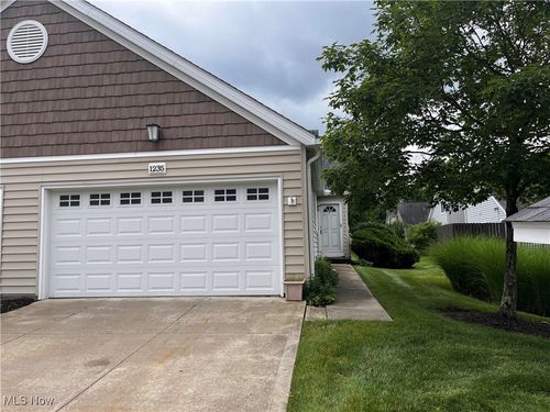 1235 Canyon View Rd, Sagamore Hills, OH, 44067-2296 | Card Image
