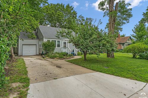 1820 Vermont St, Lawrence, KS, 66044-4182 | Card Image