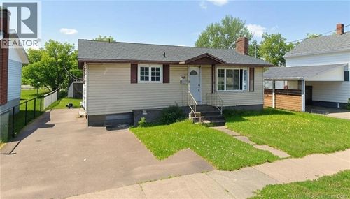 118 Spruce St, Moncton, NB, E1C7K3 | Card Image