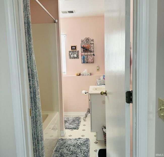 13597 N County Road 900 E, House other with 2 bedrooms, 3 bathrooms and null parking in Odon IN | Image 12