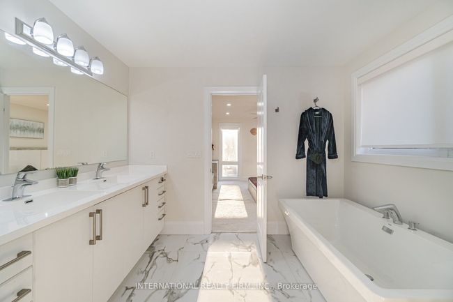 89 Parity Rd, House other with 6 bedrooms, 6 bathrooms and 4 parking in Brampton ON | Image 19