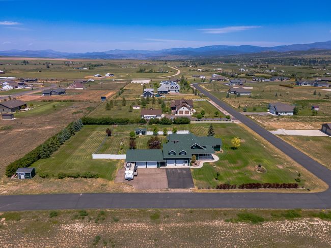 2198 Crested Wheat Loop, House other with 3 bedrooms, 4 bathrooms and null parking in East Helena MT | Image 5