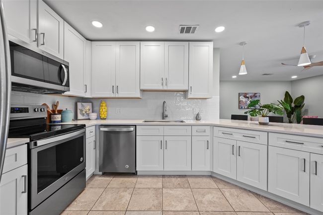7065 Wheatfield Way, House other with 4 bedrooms, 2 bathrooms and null parking in Kyle TX | Image 8