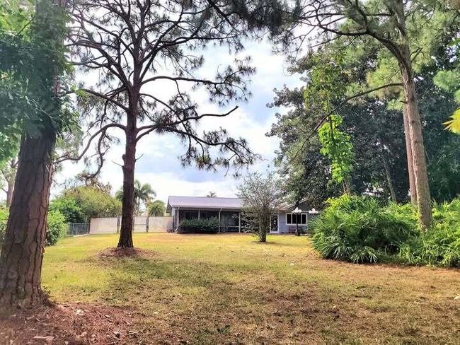 2913 Se Darien Rd, House other with 3 bedrooms, 2 bathrooms and null parking in Port St Lucie FL | Image 46