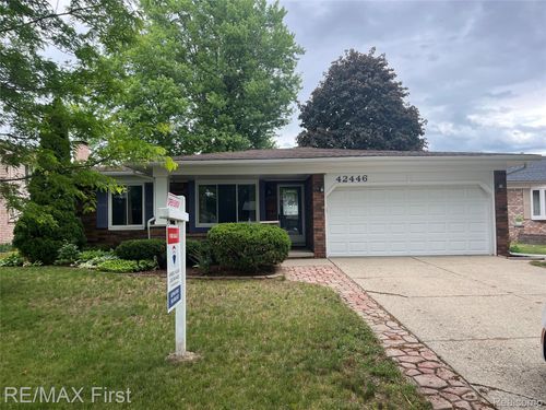 42446 Sycamore Dr, Sterling Heights, MI, 48313-2858 | Card Image
