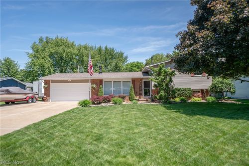 8026 Garnet Ave Ne, Canton, OH, 44721-1725 | Card Image