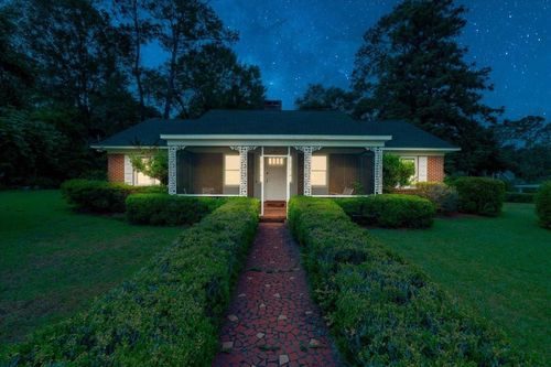 921 Forest Dr, QUINCY, FL, 32351-1609 | Card Image