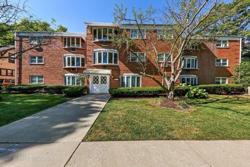 apt-303-30 Spring Ave, La Grange, IL, 60525-2266 | Card Image