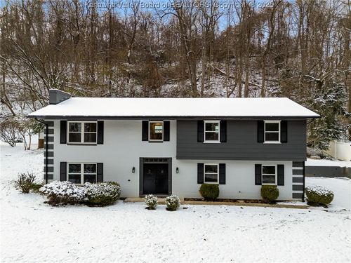 5 Cavalier Dr, Huntington, WV, 25701-4704 | Card Image