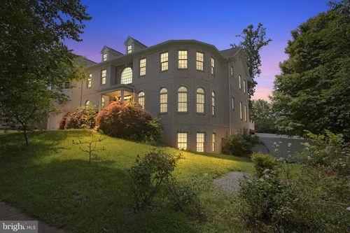 6529 Fairlawn Dr, MCLEAN, VA, 22101-5236 | Card Image