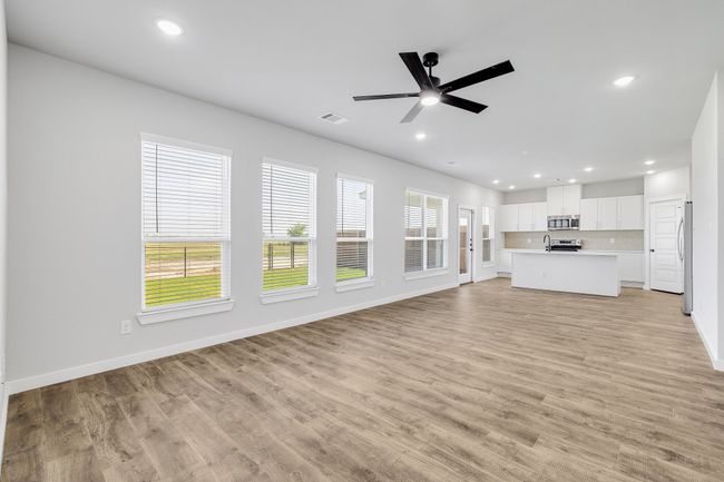 3802 Clovis St, Home with 4 bedrooms, 2 bathrooms and null parking in Midlothian TX | Image 8