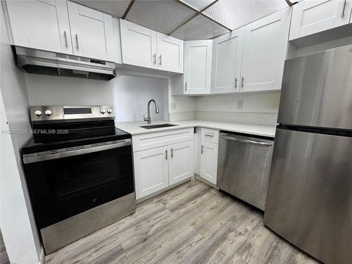 d401-2800 Nw 56th Ave, Lauderhill, FL, 33313-8422 | Card Image