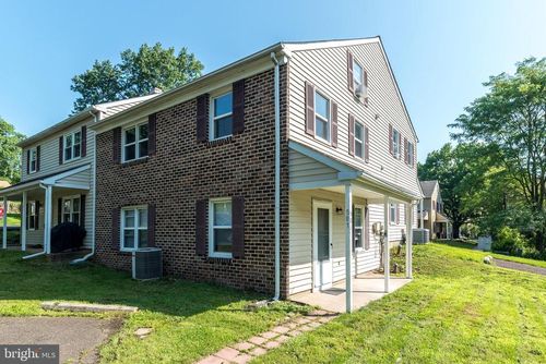 501 Hickory Ln, SELLERSVILLE, PA, 18960-2143 | Card Image