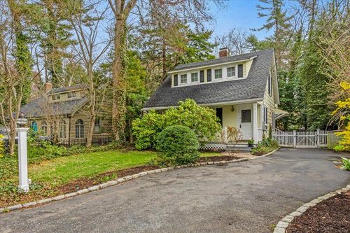 16 Egypt Ln, Locust Valley, NY, 11560-1411 | Card Image