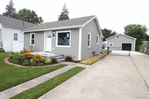 13755 Hovey Ave, Warren, MI, 48089-3678 | Card Image
