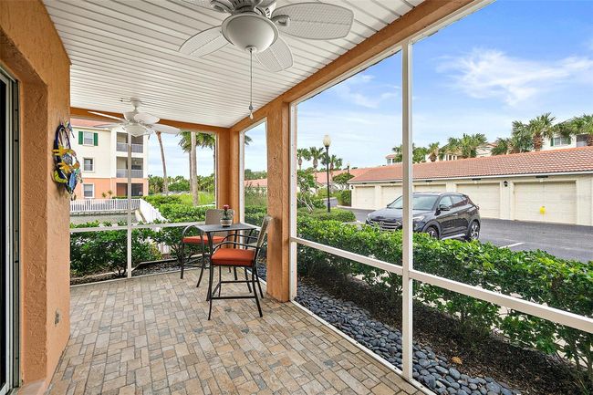 Lanai with View | Image 25