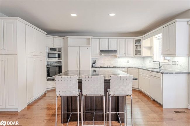 24 Willow Bay Dr, House other with 5 bedrooms, 3 bathrooms and 8 parking in Midhurst ON | Image 8