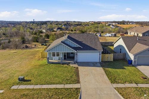 2525 Paige Ln, Junction City, KS, 66441-2775 | Card Image