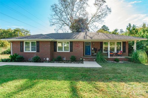 749 Meadowbrook Rd, chester, SC, 29706-8068 | Card Image