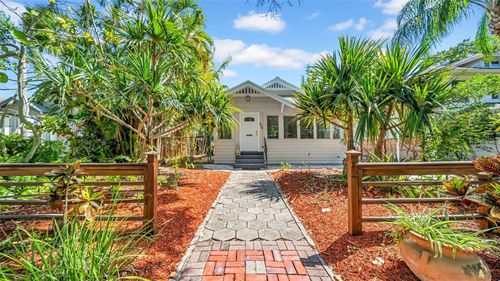 220 19th Ave S, ST PETERSBURG, FL, 33705-2753 | Card Image