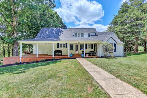 885 S Main St, Rocky Mount, VA, 24151-6953 | Card Image