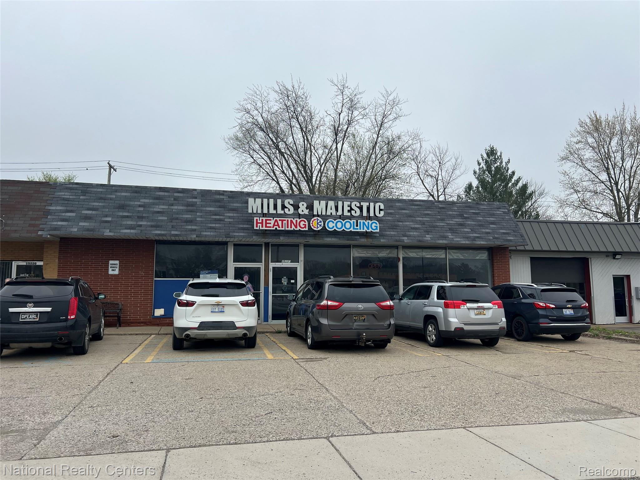 15210 Middlebelt Rd, Livonia, MI 48154