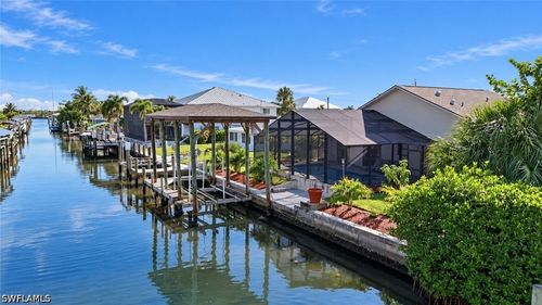 323 Washington Ct, FORT MYERS BEACH, FL, 33931-3735 | Card Image