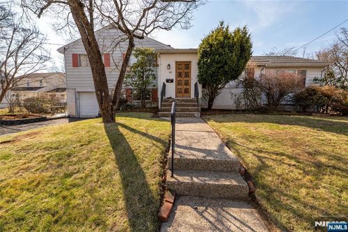 109 Delong Ave, Dumont, NJ, 07628-1328 | Card Image