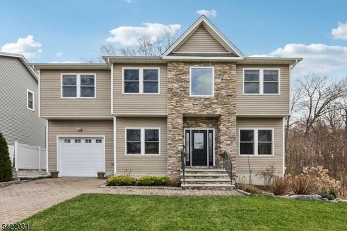 2 Calumet Ave, Lake Hiawatha, NJ, 07034-2705 | Card Image