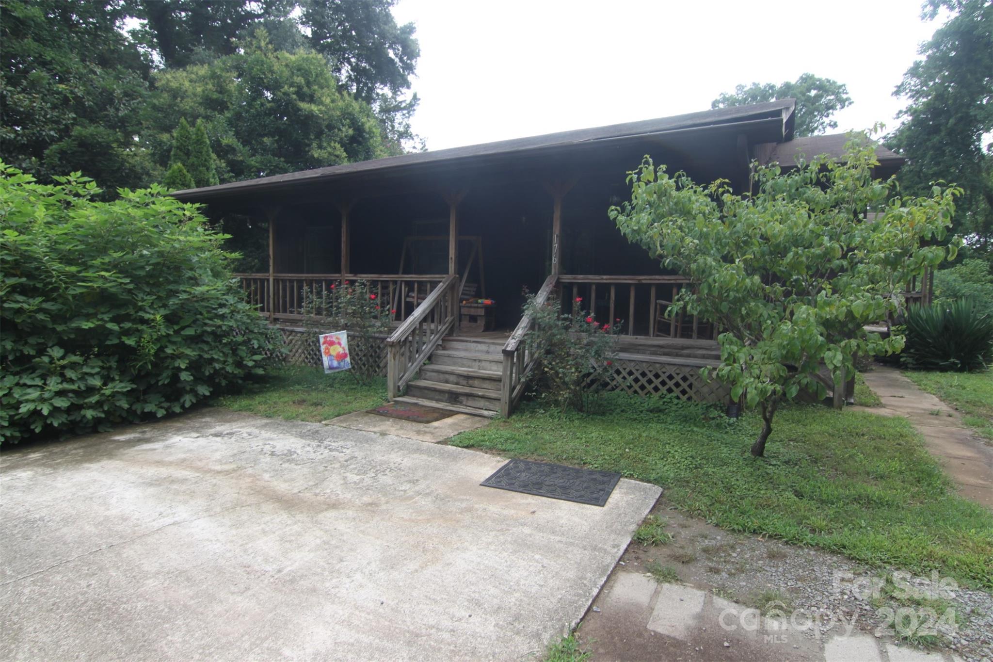 Wright St, Gastonia, NC 28056