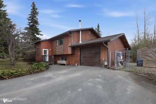 17950 Kantishna Dr, Eagle River, AK, 99577-8230 | Card Image