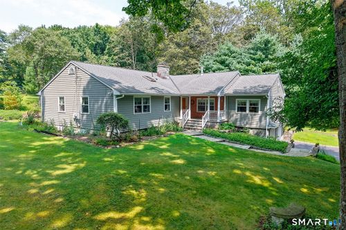 570 Burr St, Fairfield, CT, 06824-7109 | Card Image